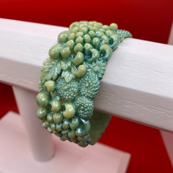 Antique Vintage Early Plastic Faux Bone Horn Celluloid Carved Floral Bangle - Picture 4 of 10